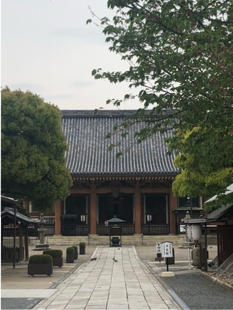 壬生寺　正門入ってすぐの境内